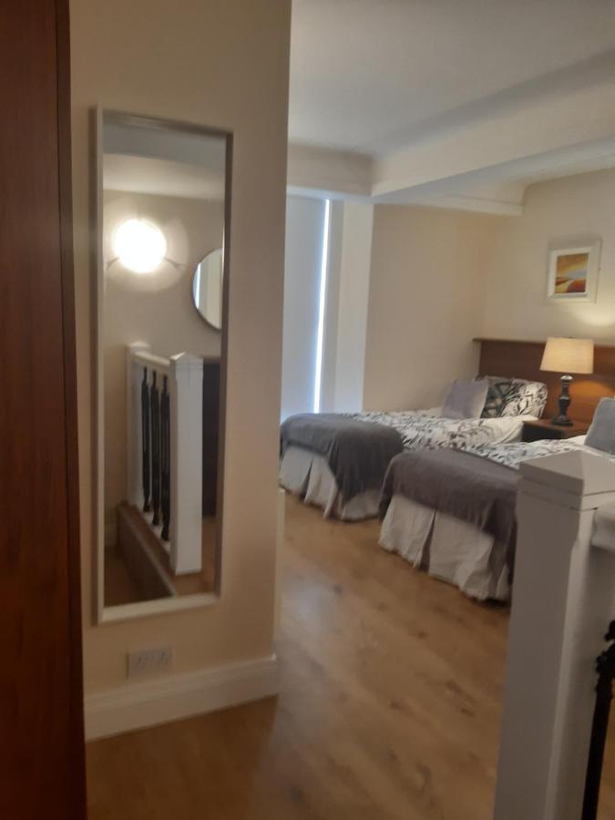 24 Beds In Carrick On Shannon Bagian luar foto